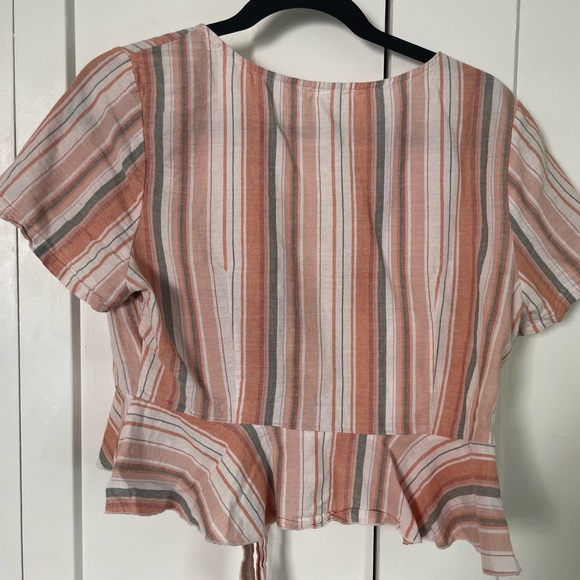 Stripe ruffle tie crop top - size L - Picture 3 of 3